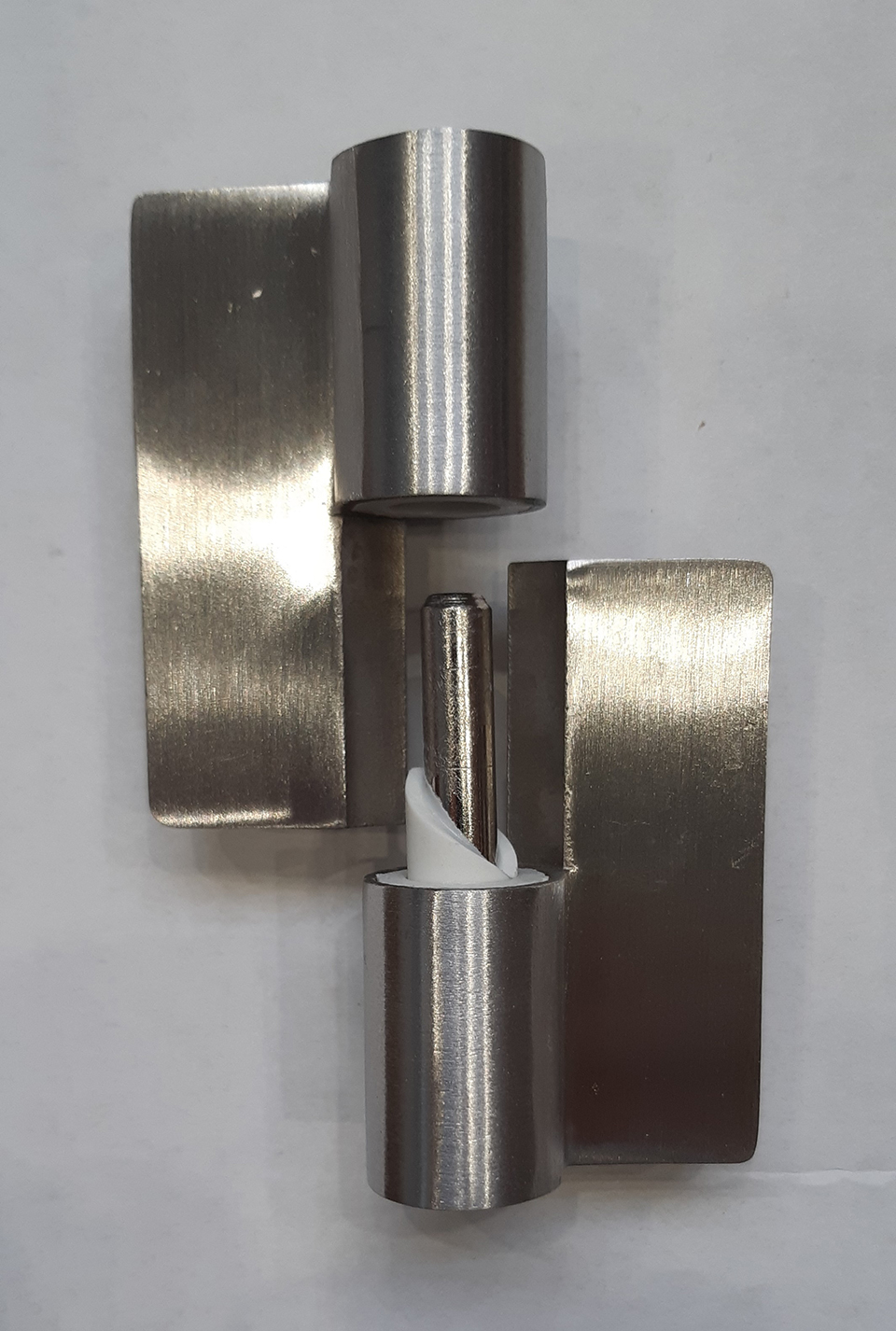 WC Hinge right (screws) H70 18 mm Démos trade a.s.